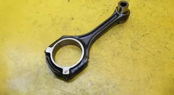 Mercedes-Benz E W211 Piston with connecting rod