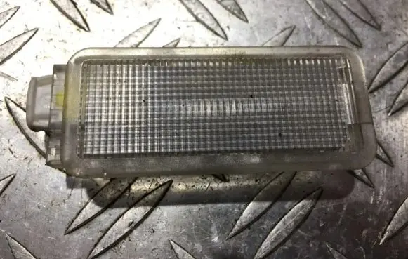 Peugeot 607 Number plate light