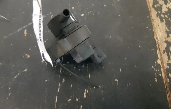 Mercedes-Benz C W203 Turbo solenoid valve 0004701593