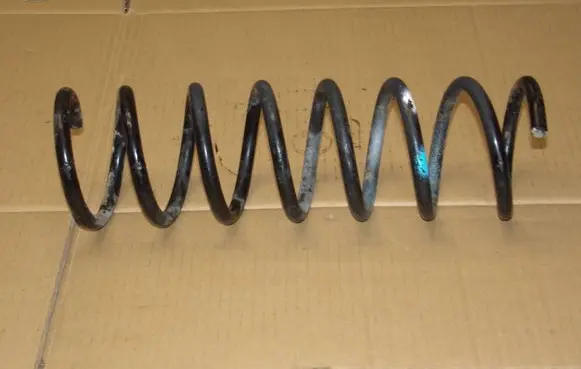 Mazda 3 I Coil spring/strut mount 