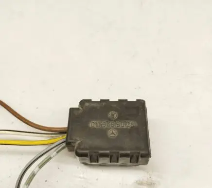 Mercedes-Benz E W124 Other engine bay part 0115455028