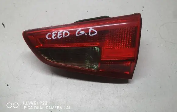 Tailgate rear/tail lights