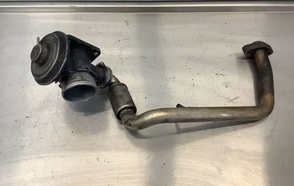 BMW 7 E38 EGR valve 722522