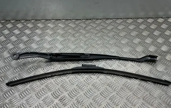 Maserati Ghibli Windshield/front glass wiper blade 670007562 89813753