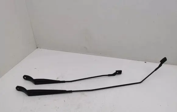 Front wiper blade arm