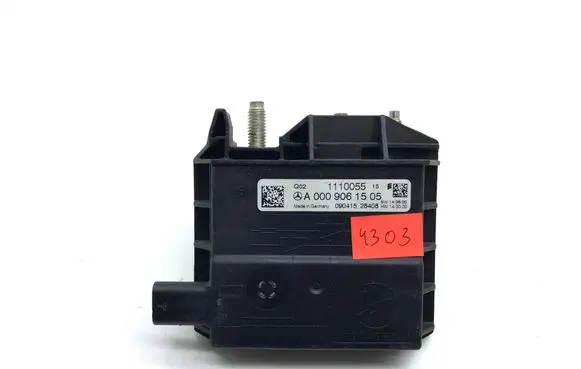 Mercedes-Benz C W205 Battery relay fuse A0009061505 1110055