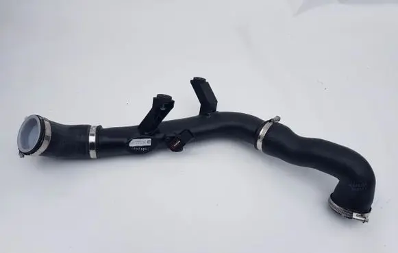 Coolant pipe/hose