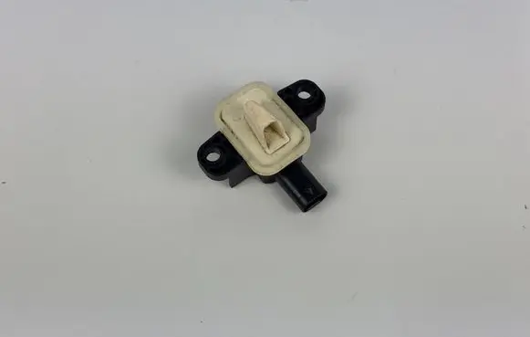 Mercedes-Benz ML W166 Airbag deployment crash/impact sensor A1668210351