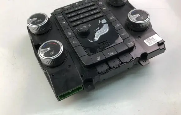 Volvo XC70 Interior fan control switch 31398587