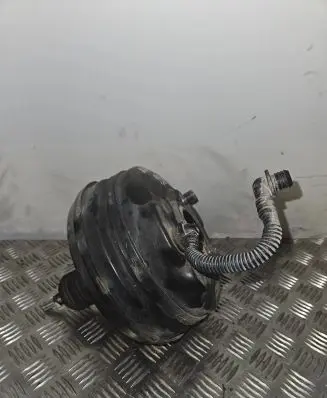 Audi A4 S4 B7 8E 8H Brake booster 8E0612105P