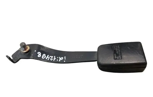 Front seatbelt buckle