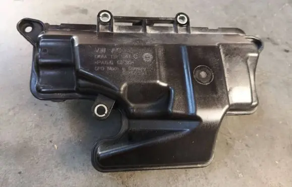 Audi A4 S4 B9 Vacuum air tank 06M131541C