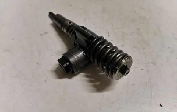 Audi A6 S6 C6 4F Fuel injector 03G130073G