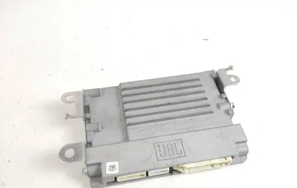 Toyota RAV 4 (XA50) Sound amplifier 8628042060 3294218 10R0511457