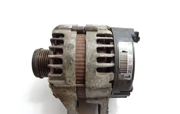Hyundai ix35 Generator/alternator 373002F100 FG158034 2606259