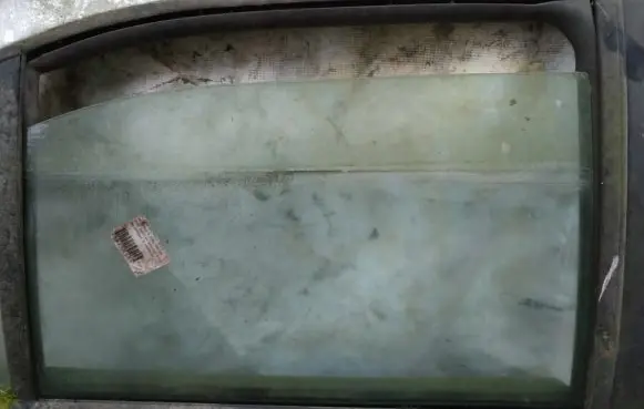 Nissan Primera Rear door window glass