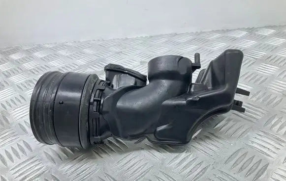 Skoda Octavia Mk3 (5E) Turbo air intake inlet pipe/hose 04C129656K