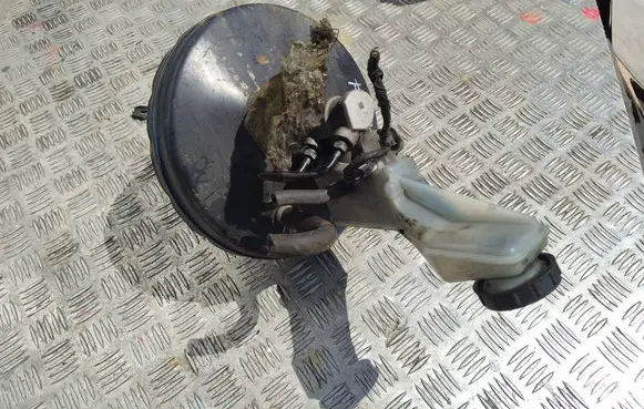 Renault Koleos I Brake booster