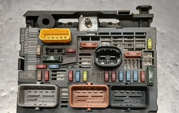 Peugeot 308 BSM Control unit 9664706380