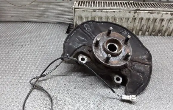 Front wheel hub spindle knuckle