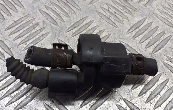 Audi A8 S8 D3 4E Valve vacuum 077133459