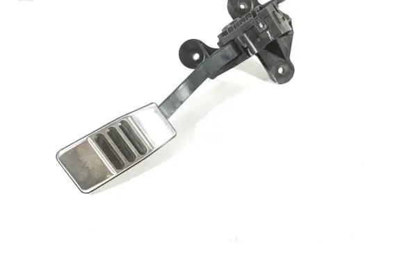 Ford Mustang VI Accelerator throttle pedal CR33-9F836-AB