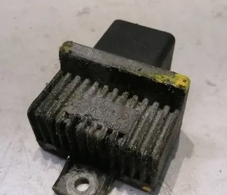 Opel Movano A Glow plug pre-heat relay 7700185078