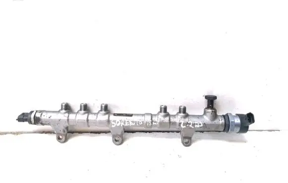 KIA Sorento Fuel injector supply line/pipe 314002F600