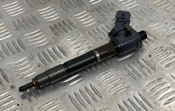 Volvo V40 Fuel injector 31336878