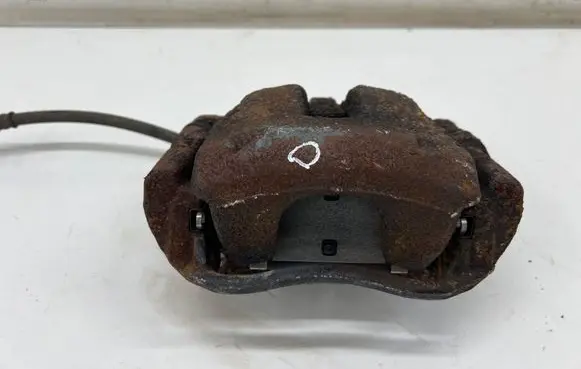 Toyota C-HR I Front brake caliper 
