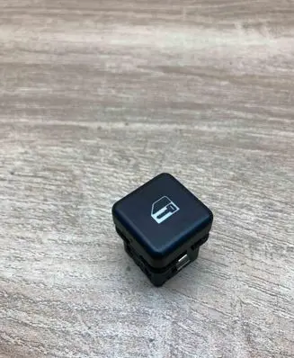BMW 5 E39 Central locking switch button 8360828