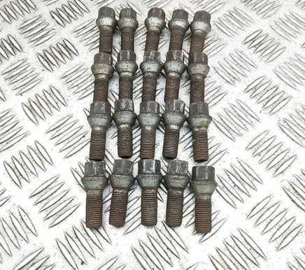 Mercedes-Benz E W213 Nuts/bolts A0009901707
