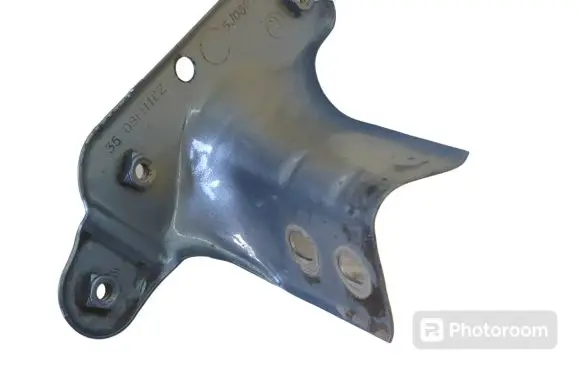Fender mounting bracket