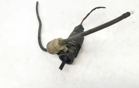 Mitsubishi Outlander Windscreen/windshield washer pump 3043125
