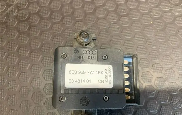 Audi A4 S4 B7 8E 8H Seat control switch 8E0959777 03481401