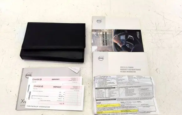 Volvo XC40 Owners service history hand book 