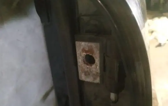 Volvo XC90 Rear door lower hinge