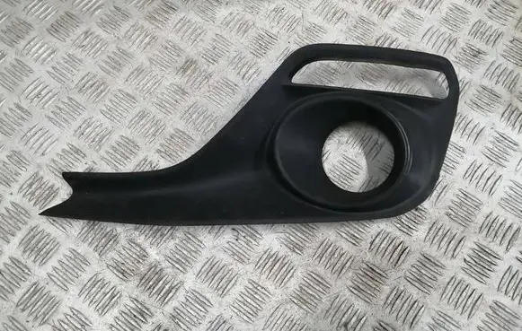 Suzuki Swift III Front bumper lower grill 