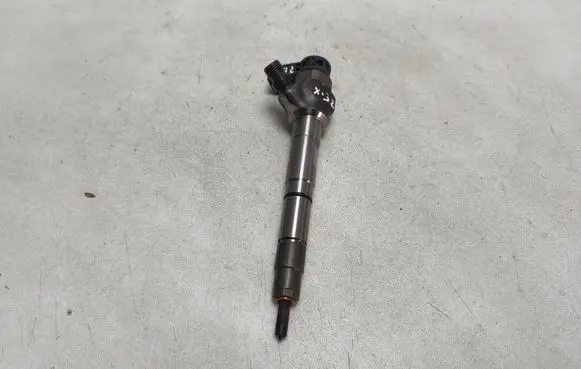 Fuel injector