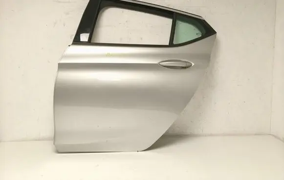 Opel Astra K Rear door