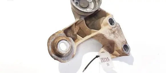 Audi A4 S4 B5 8D Engine mounting bracket 4b0199352a