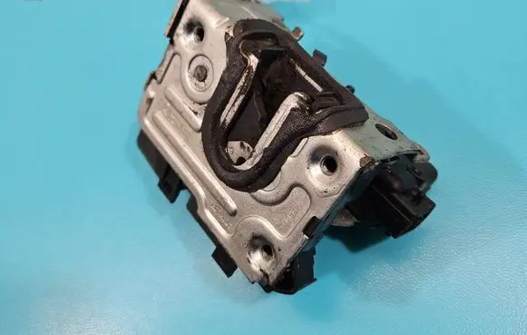 Dacia Duster Front door lock IMPRK1442723