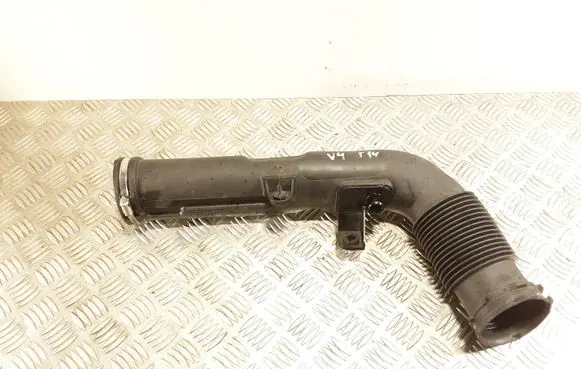 Volvo V40 Turbo air intake inlet pipe/hose 31338661