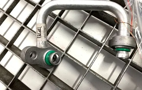 Hyundai Kona II Air conditioning (A/C) pipe/hose 