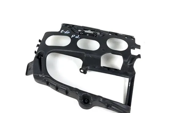 BMW 5 E60 E61 Front bumper mounting bracket 7178070