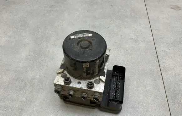 Seat Altea XL ABS Pump 1K0907379BJ 1K0614517DE