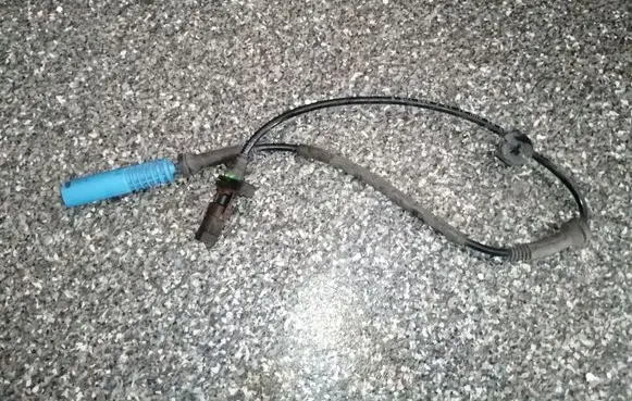 BMW 5 E60 E61 ABS brake wheel speed sensor 6908705