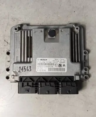 Ford Focus Engine control unit/module 9807885980 0281030546
