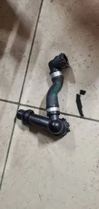BMW 5 F10 F11 Engine coolant pipe/hose 8518749 CZ16188010
