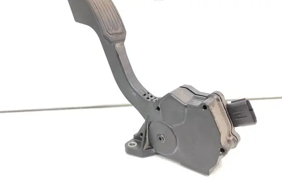 Toyota RAV 4 (XA30) Accelerator throttle pedal 7811042010 10H16C00254 9880072700
